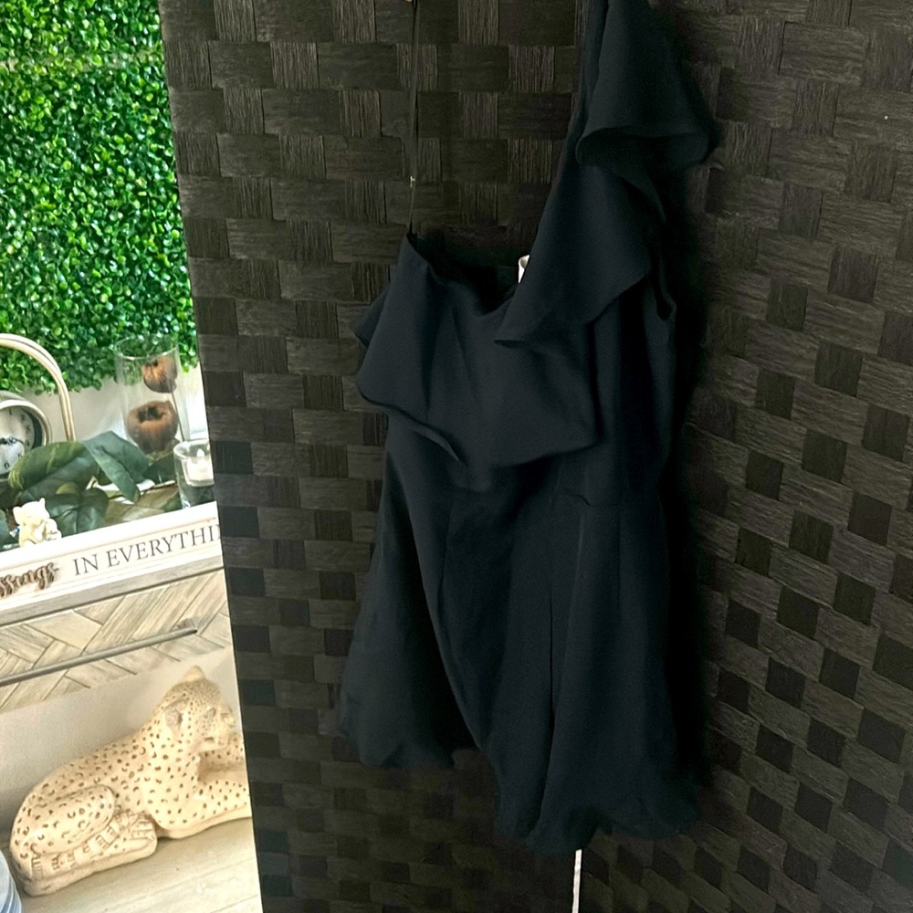 Ruffle romper